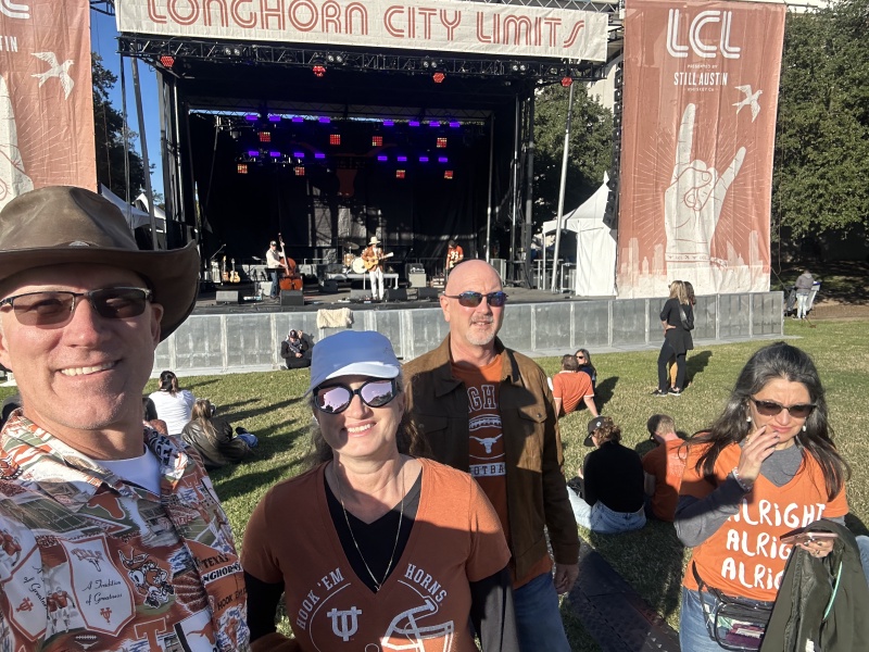 2023-11-24-UT-Football-59-Travis-Suzi-Mike-Graciella.JPG