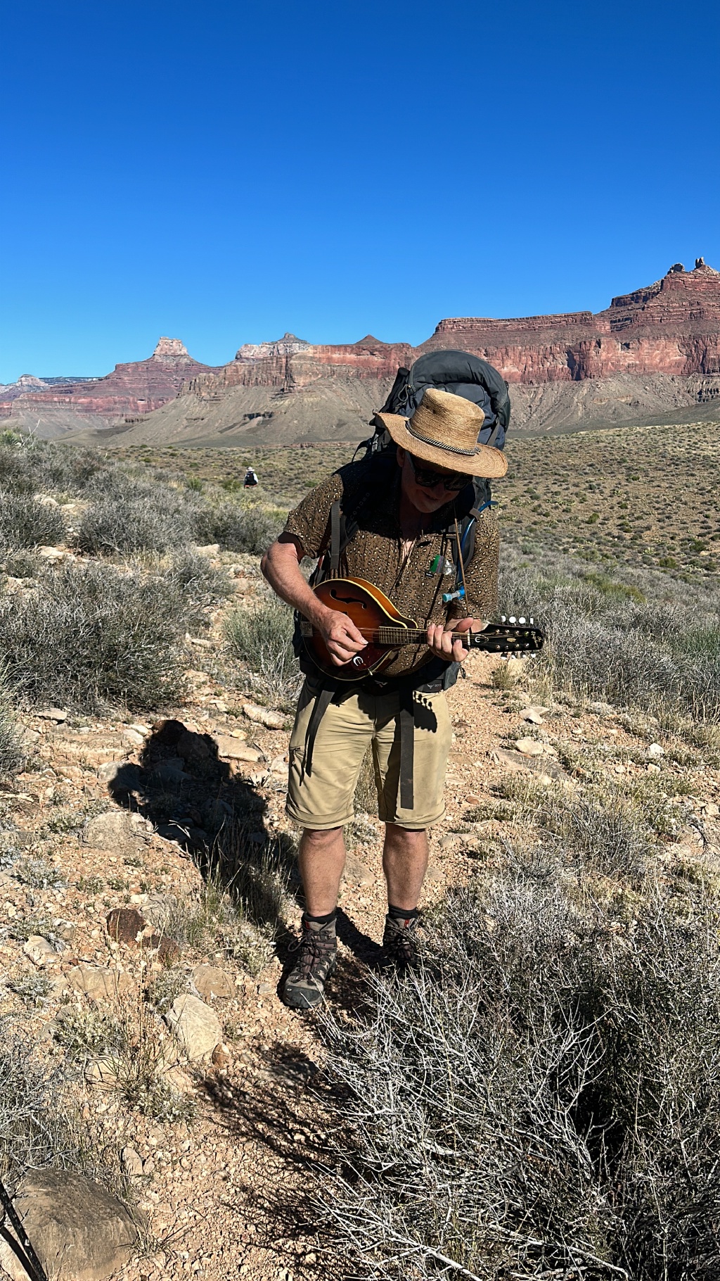 2023/10(October)/Grand-Canyon-Suzi-Carl-Travis/1024x768_2023-10-06-Grand-Canyon-093-ukelele.JPG