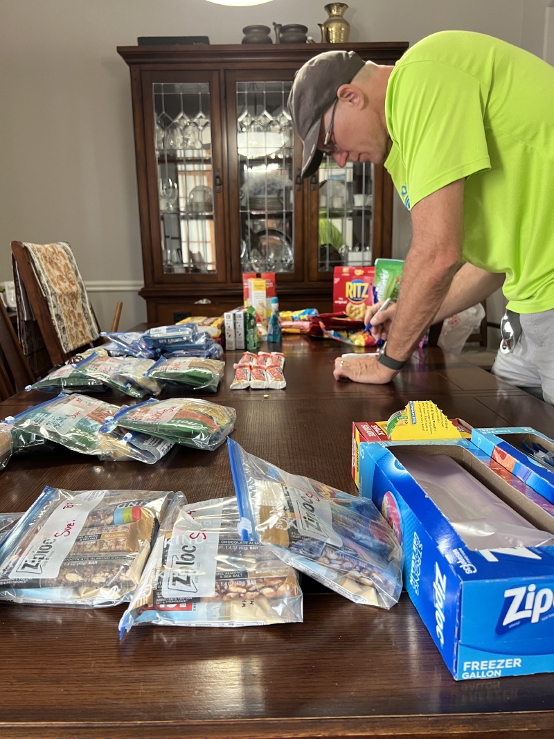 2023/10(October)/Grand-Canyon-Suzi-Carl-Travis/2023-10-01-Grand-Canyon-002-Travis-Food-prep.JPG