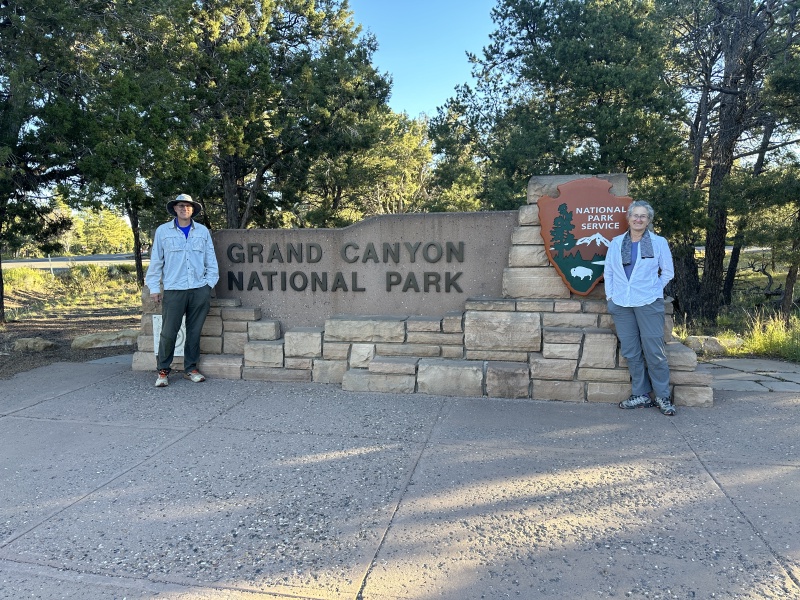 2023/10(October)/Grand-Canyon-Suzi-Carl-Travis/800x600_2023-10-05-Grand-Canyon-011-Travis-Suzi.JPG