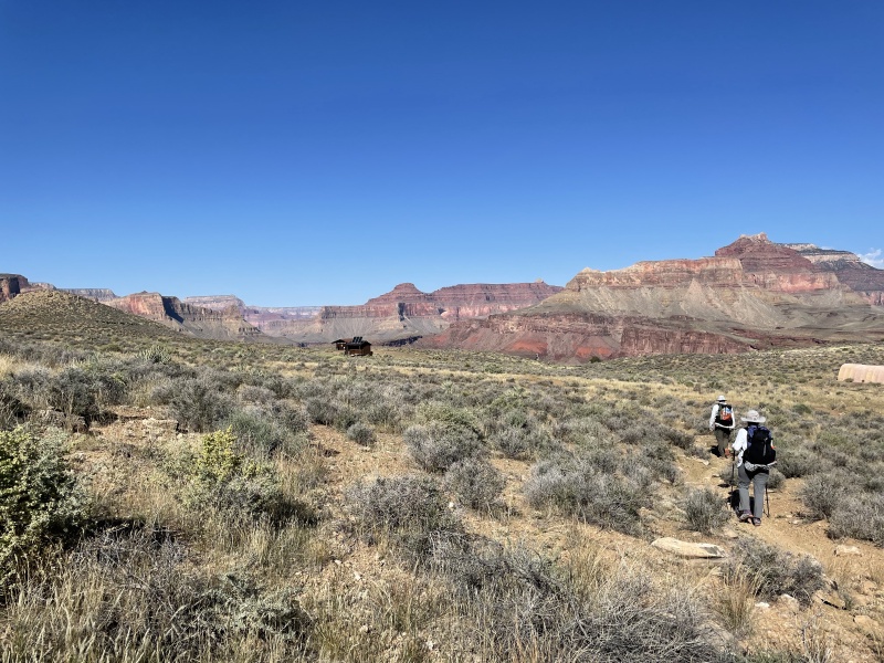 2023-10-08-Grand-Canyon-174-Travis-Suzi-tipoff.jpg