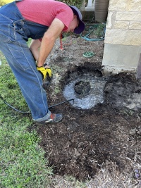2023-10-02-Water-Leak-Hutto-front-yard-07.JPG