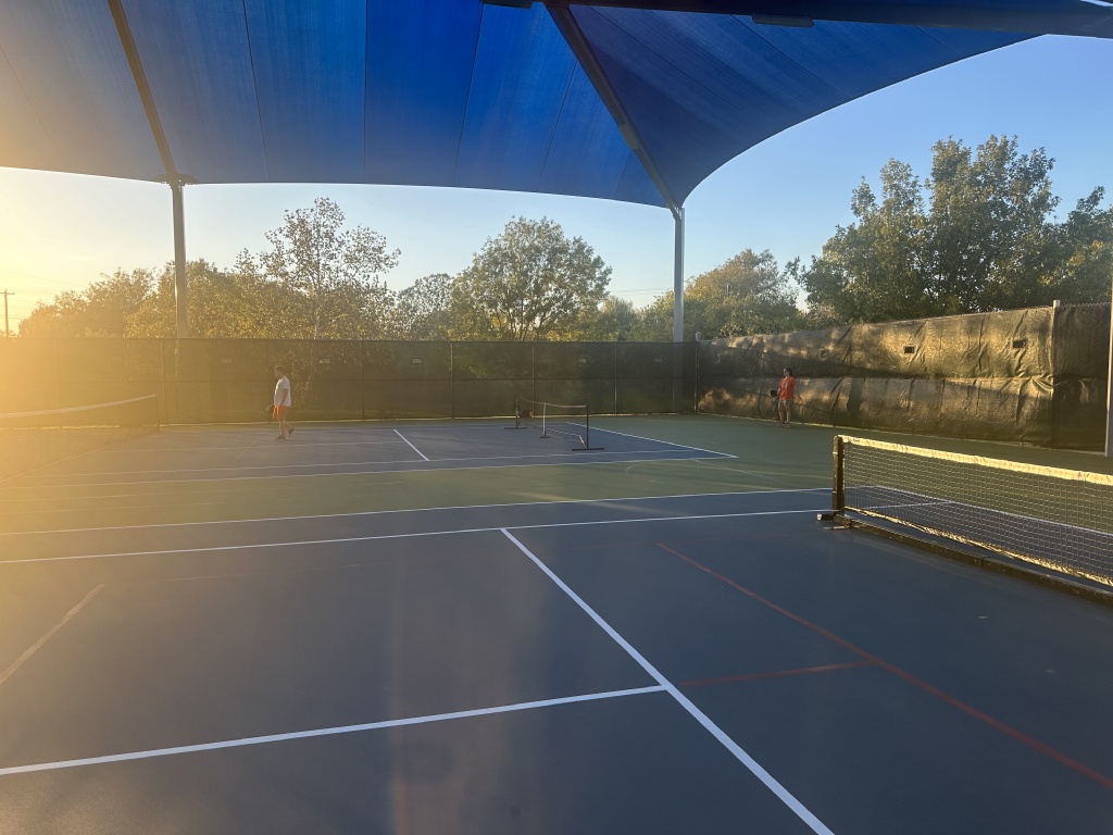 2023/11(November)/Misc/1024x768_2023-11-17-705-Pickleball.JPG