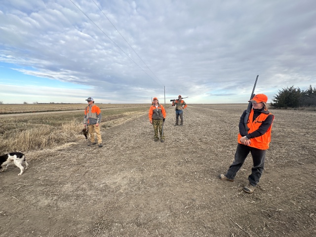 2023-11-06-SD-Pheasant-Hunting-18-Tappen-Rose-Dan-Kali.JPG