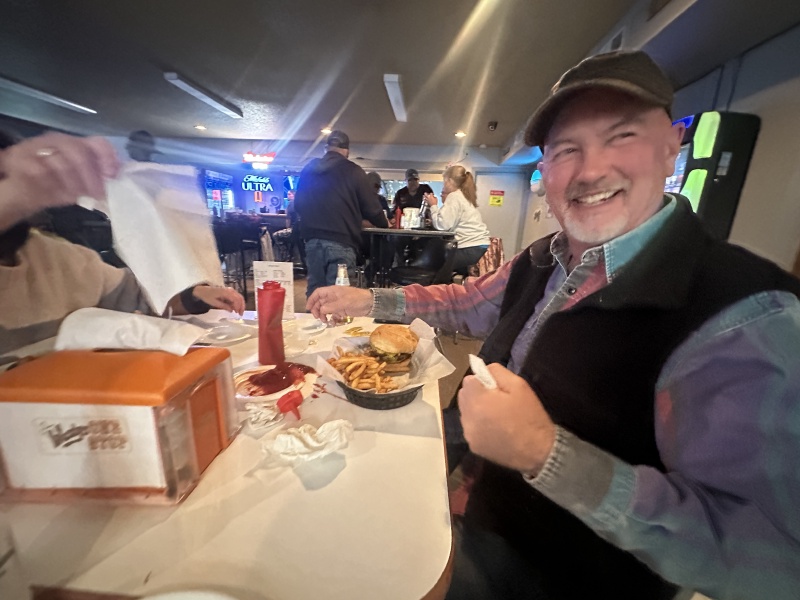 2023/11(November)/Pheasant-Hunting-SD/800x600_2023-11-07-SD-Pheasant-Hunting-29-Mike-explodes-ketchup.JPG