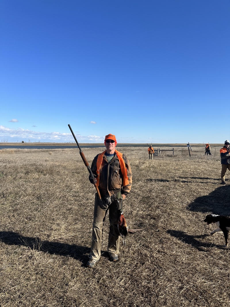 2023/11(November)/Pheasant-Hunting-SD/800x600_2023-11-09-SD-Pheasant-Hunting-46-Travis.JPG