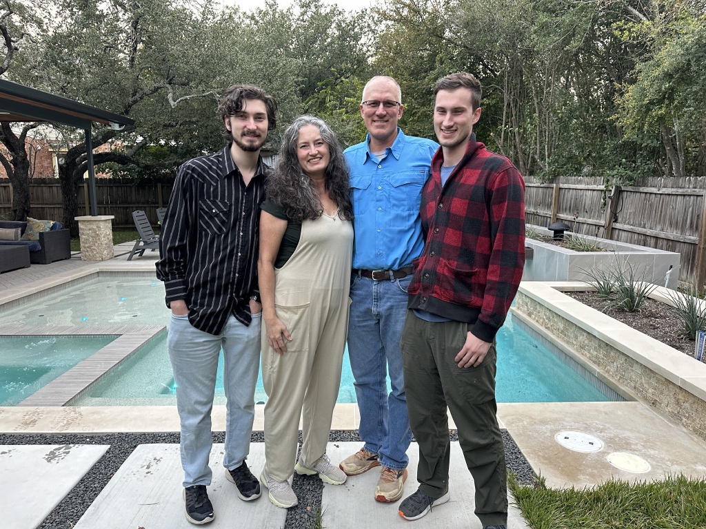 2023/11(November)/Thanksgiving/1024x768_2023-11-23-Thanksgiving-64-Dax-Suzi-Travis-Chance.JPG