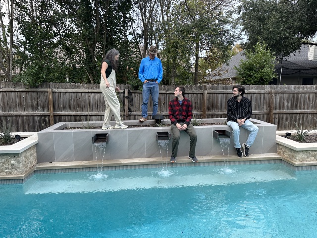 2023/11(November)/Thanksgiving/640x480_2023-11-23-Thanksgiving-24-Suzi-Travis-Chance-Dax.JPG