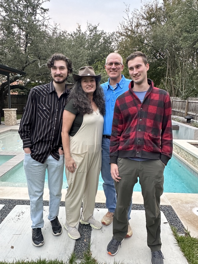 2023/11(November)/Thanksgiving/640x480_2023-11-23-Thanksgiving-57-Dax-Suzi-Travis-Chance.JPG