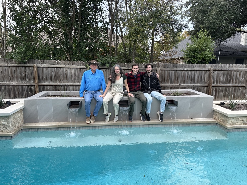 2023/11(November)/Thanksgiving/800x600_2023-11-23-Thanksgiving-25-Travis-Suzi-Chance-Dax.JPG