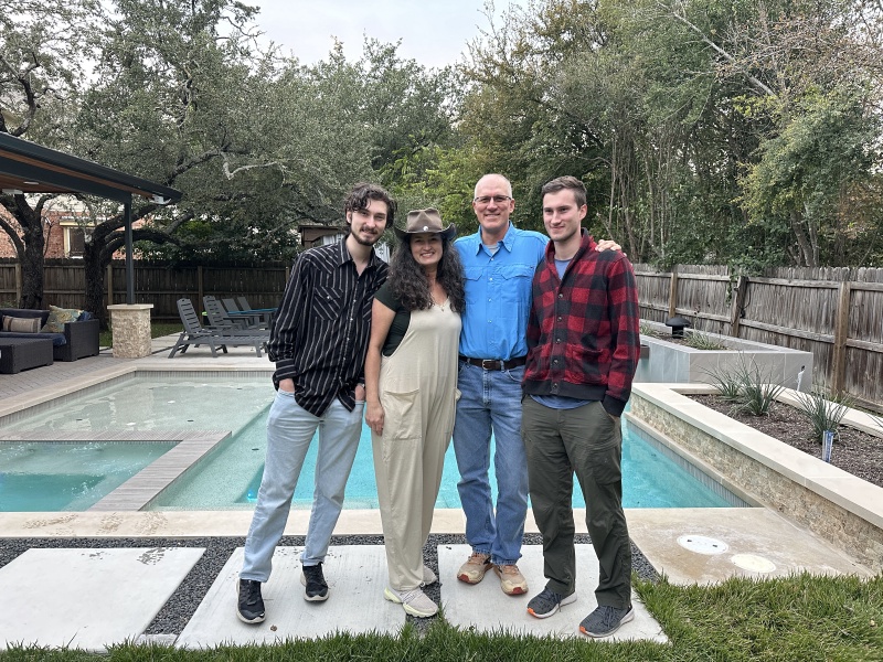 2023/11(November)/Thanksgiving/800x600_2023-11-23-Thanksgiving-50-Dax-Suzi-Travis-Chance.JPG