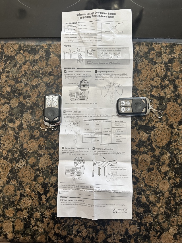 2023/12(December)/Misc/640x480_2023-12-19-01-GarageDoor-Remote.JPG