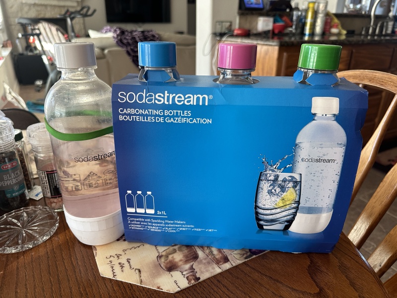 2023/12(December)/Misc/800x600_2023-12-27-05-SodaStream-Bottles.JPG
