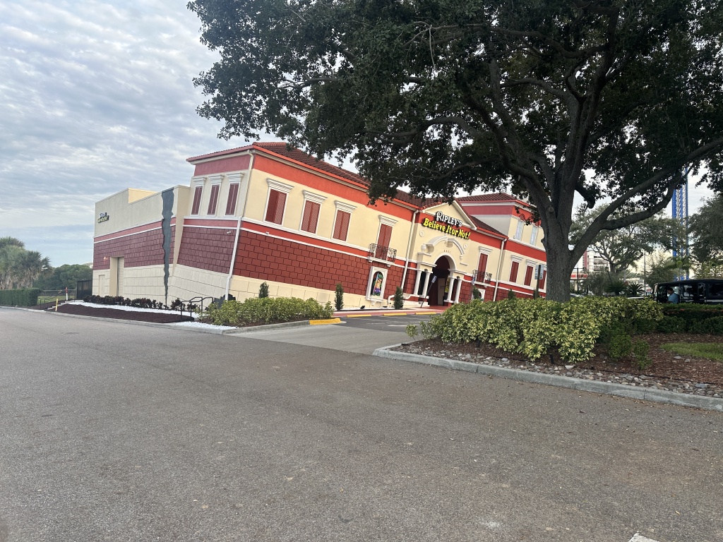 2023/12(December)/VA-SAVD-Orlando-Training/1024x768_2023-12-05-VA-SAVD-Orlando-Training-05-Ripleys-Believe-it-or-not-house.JPG