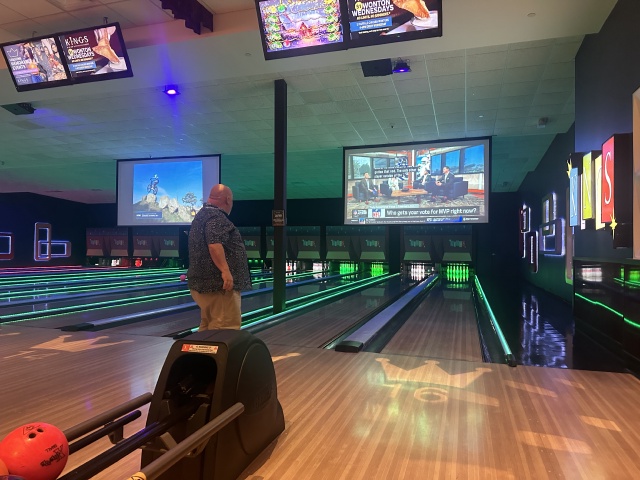 2023-12-05-VA-SAVD-Orlando-Training-08-MarcGoebel-bowling.JPG