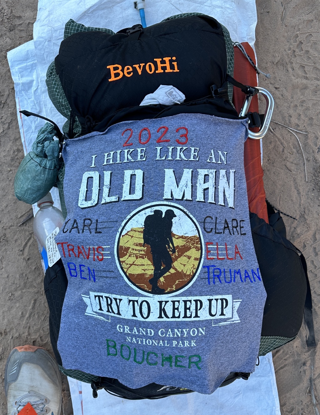 2023-03-13-Grand-Canyon-Crew8787-124-I-hike-like-an-old-man-Try-to-keep-up-flag-GOOD.JPG