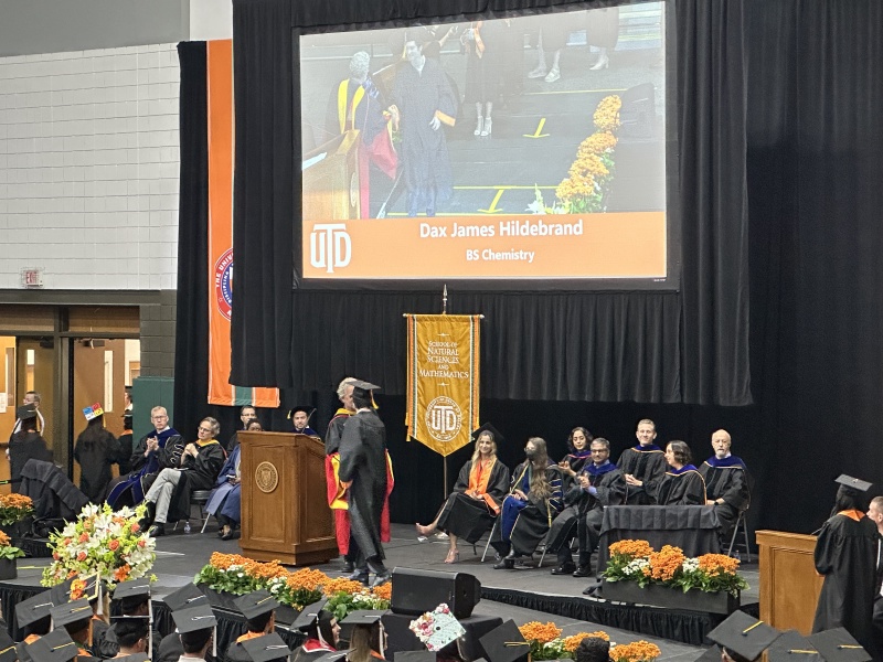 2023/BEST-OF/800x600_2023-05-17-Dax-UTD-College-Graduation-59-GOOD.JPG