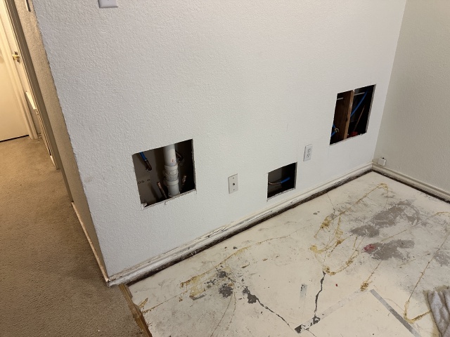 2024/01(January)/Disraeli-Water-Pipe-Replacement/640x480_2024-01-11-Disraeli-Water-RePIPE-69.JPG