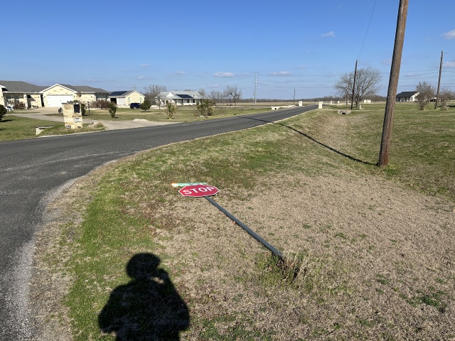 2024/01(January)/Misc/640x480_2024-02-05-05-Downed-Stopsign.JPG