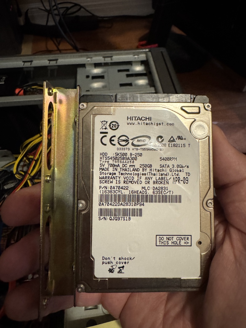 2024/01(January)/Misc/800x600_2024-09-01-Yoda-Hard-Drive-Replacement-RAID-1.JPG