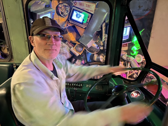 2024/03(March)/Meow-Wolf-Denver/640x480_2024-03-21-Meow-Wolf-Denver-02-Travis.JPG