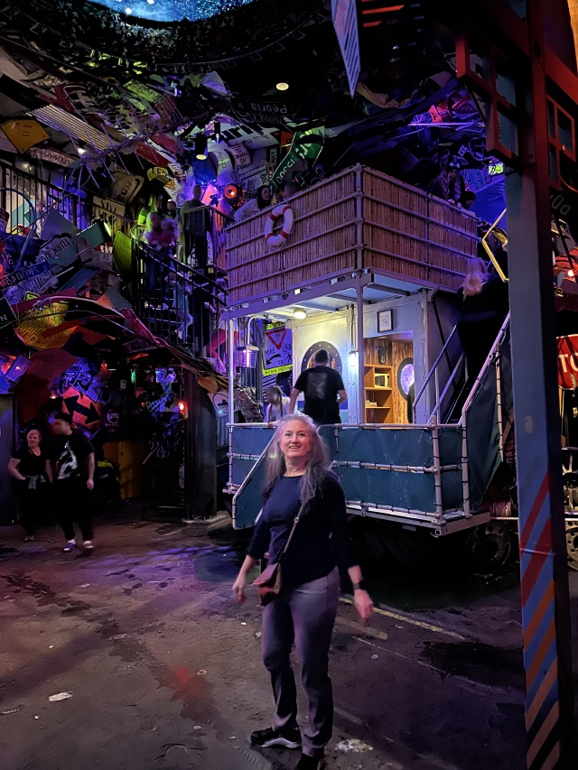 2024/03(March)/Meow-Wolf-Denver/640x480_2024-03-21-Meow-Wolf-Denver-06-Suzi.JPG