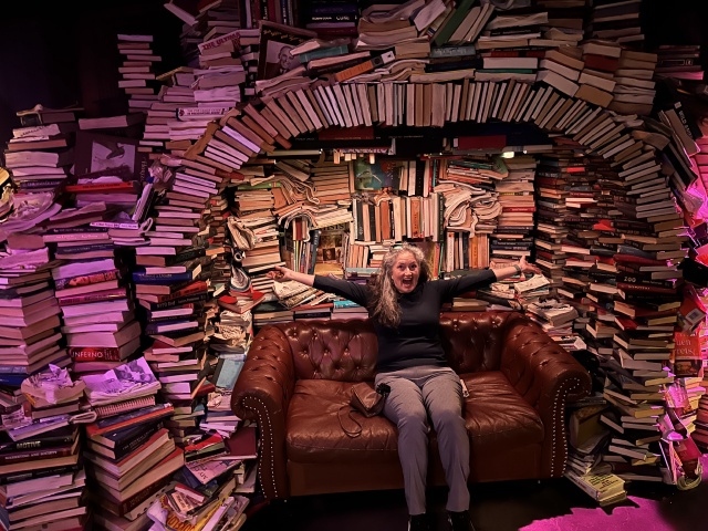2024/03(March)/Meow-Wolf-Denver/640x480_2024-03-21-Meow-Wolf-Denver-46-Suzi.JPG