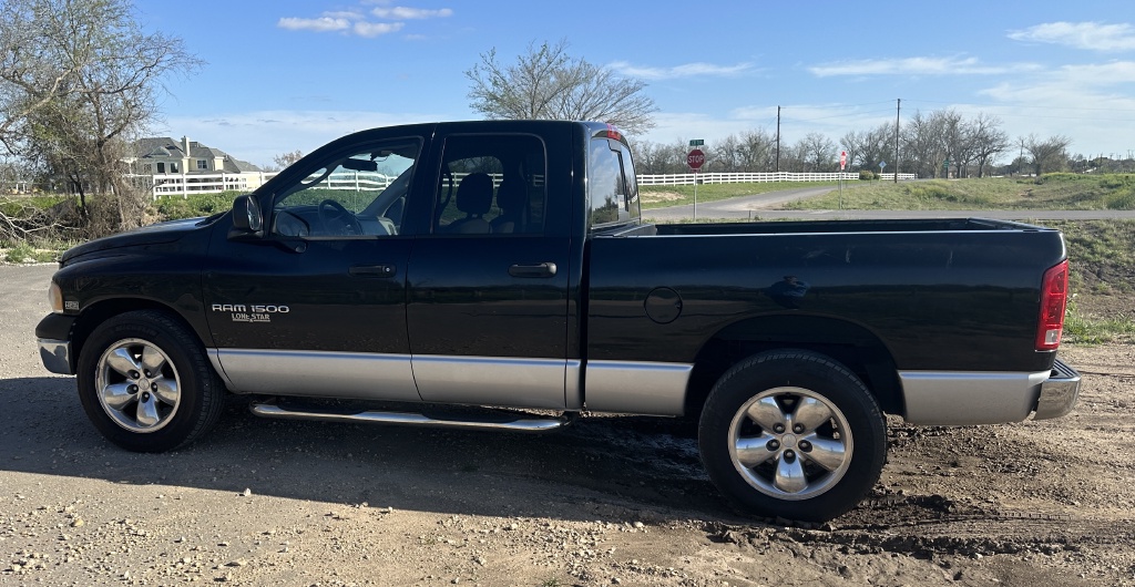 2024/03(March)/Sold-2004-Pickup/1024x768_2024-03-09-Sold-2004-Dodge-1500-Pickup-03.JPG