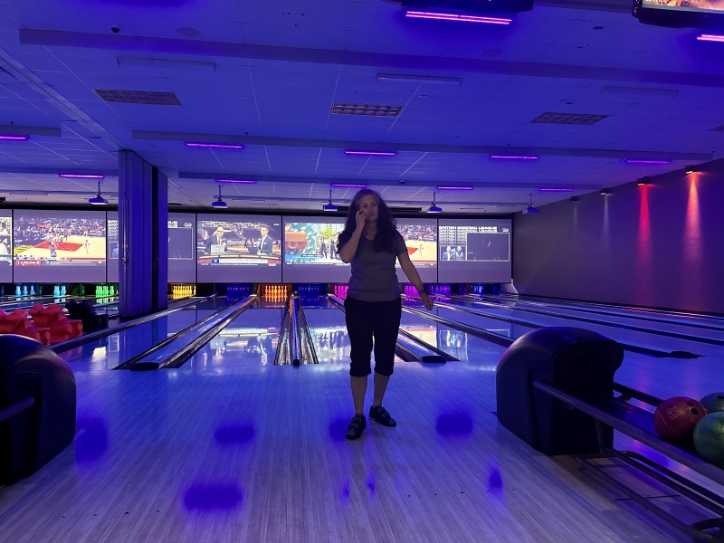 2024/04(April)/Chance-Bianca-Dan-Visit-Texas/800x600_2024-04-04-Texas-004-Bowling-Suzi.JPG