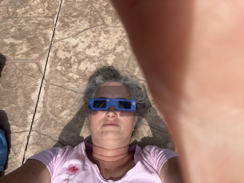 2024/04(April)/Total-Solar-Eclipse/1024x768_2024-04-08-Total-Solar-Eclipse-09-Suzi.JPG