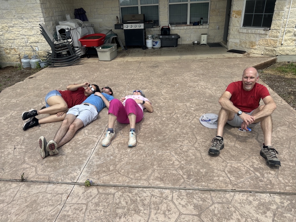 2024/04(April)/Total-Solar-Eclipse/1024x768_2024-04-08-Total-Solar-Eclipse-11-Bianca-Chance-Suzi-Dan.JPG