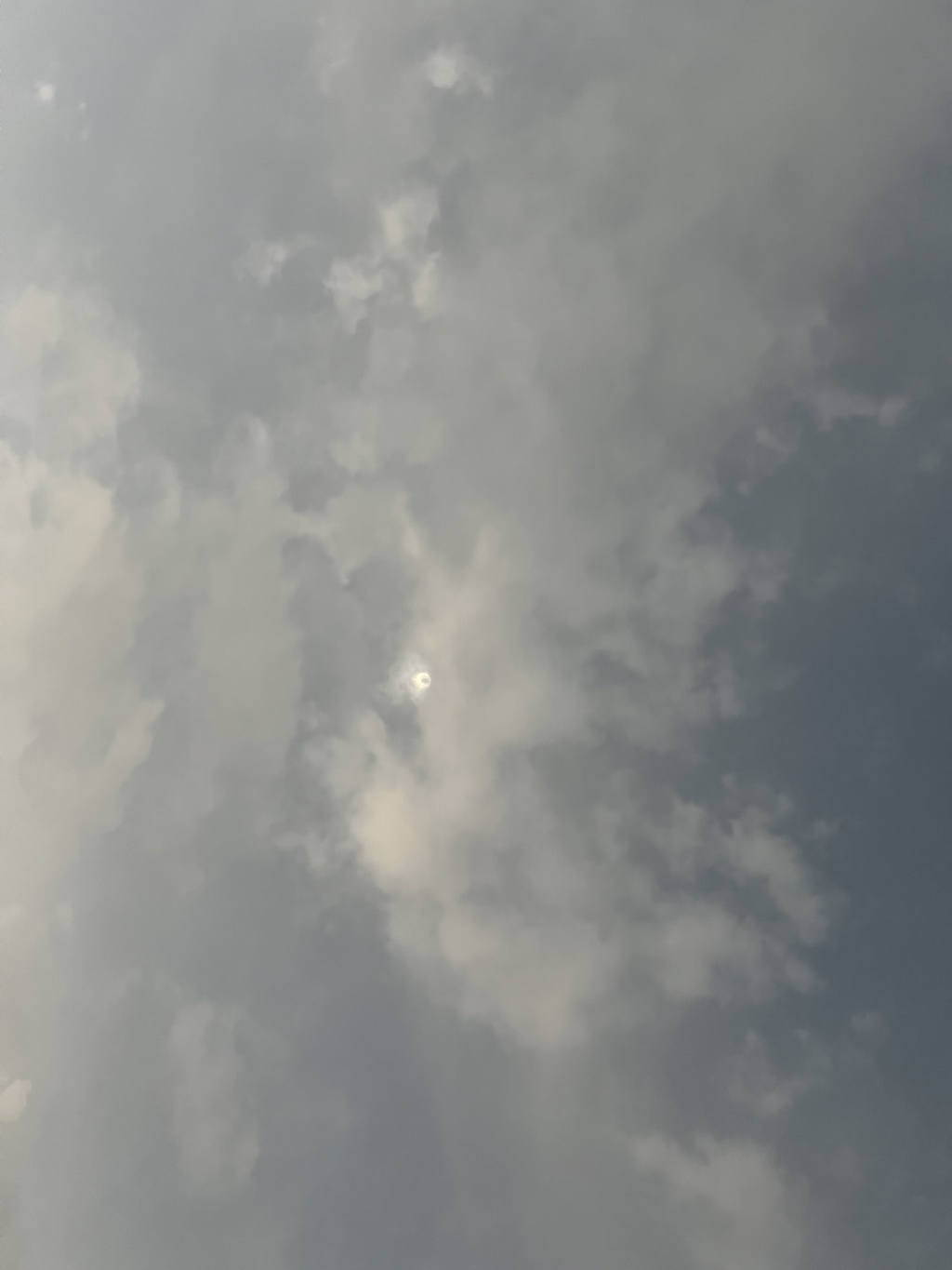 2024/04(April)/Total-Solar-Eclipse/1024x768_2024-04-08-Total-Solar-Eclipse-35.JPG