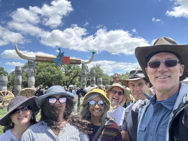 2024-04-21-Two-StepInn-03-Ren-Kavita-Marci-Suzi-Ben-Travis.JPG