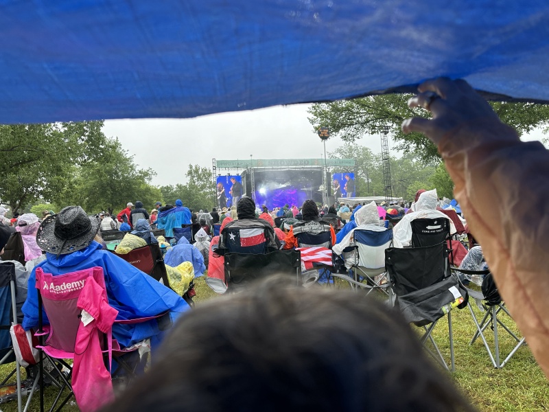 2024/04(April)/Two-Step-Inn-Festival/800x600_2024-04-20-Two-StepInn-13-rain.JPG