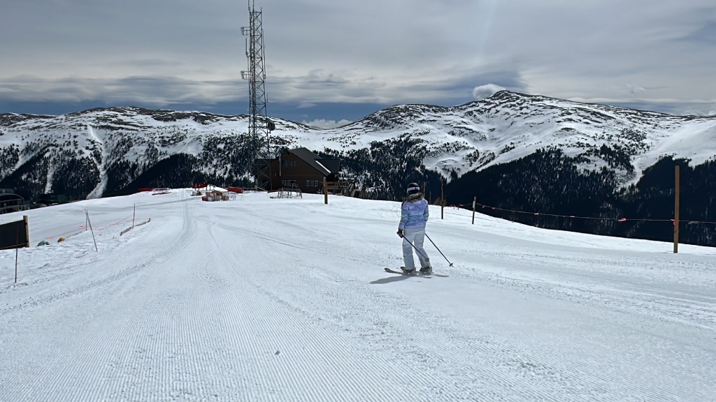 2024/05(May)/Colorado/1024x768_2024-05-05-Colorado-035-Suzi-Copper-Mountain.JPG