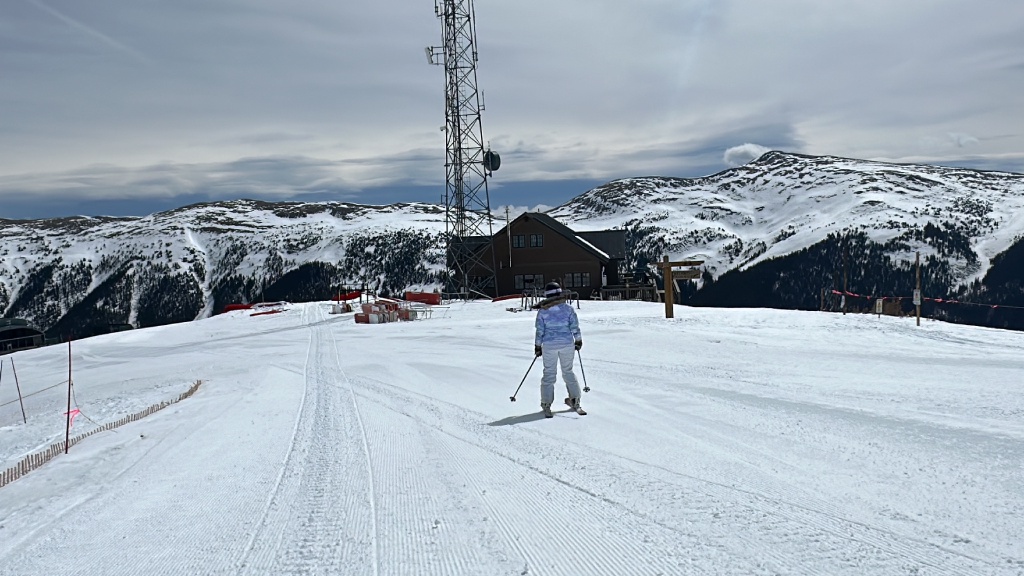 2024/05(May)/Colorado/1024x768_2024-05-05-Colorado-037-Suzi-Copper-Mountain.JPG