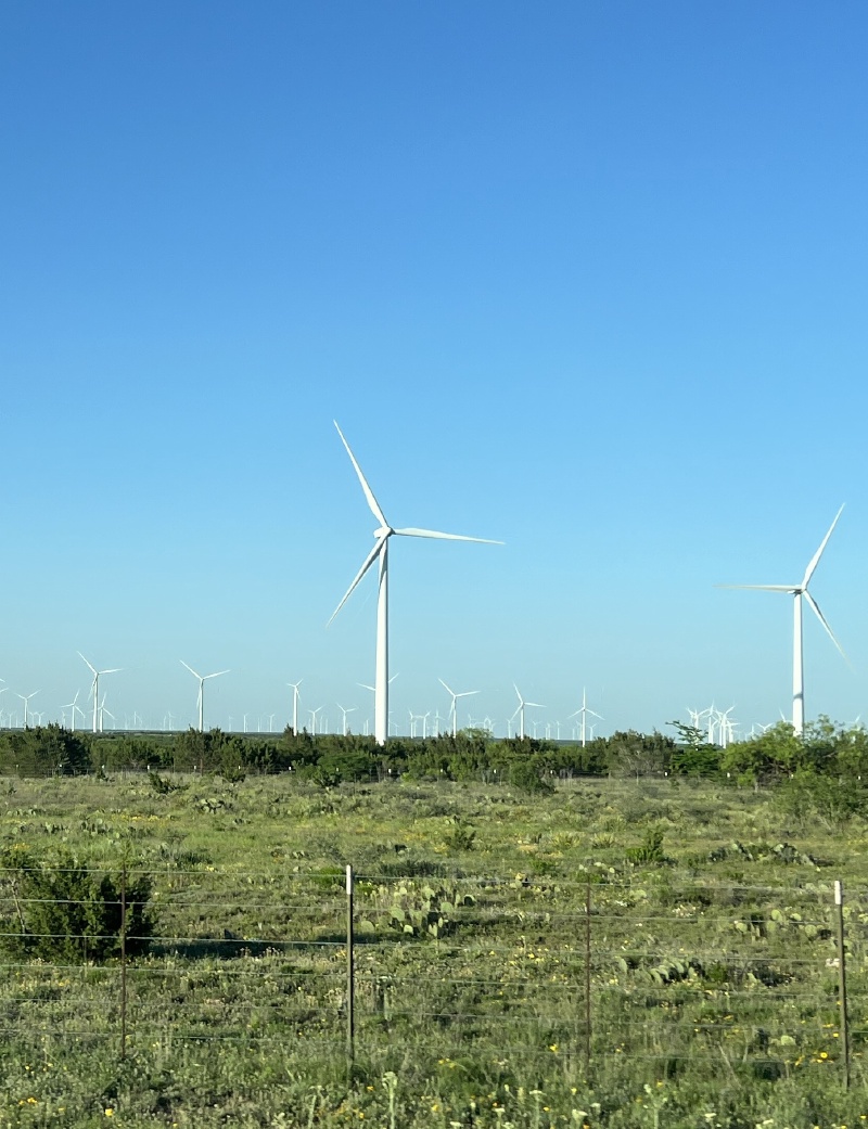 2024/05(May)/Colorado/800x600_2024-04-26-Colorado-002-Windmills.JPG