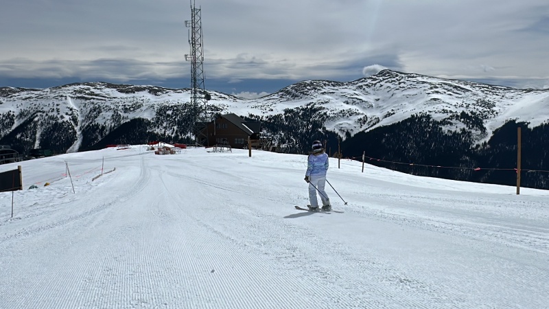 2024/05(May)/Colorado/800x600_2024-05-05-Colorado-035-Suzi-Copper-Mountain.JPG