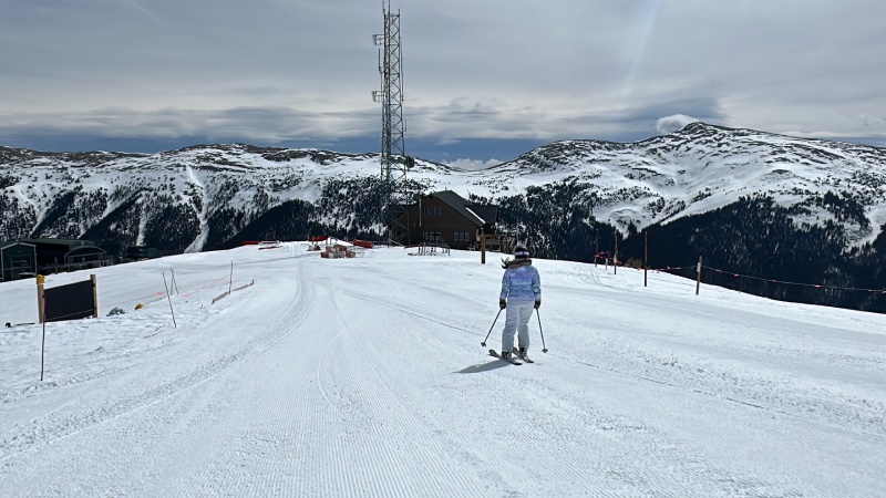 2024/05(May)/Colorado/800x600_2024-05-05-Colorado-036-Suzi-Copper-Mountain.JPG