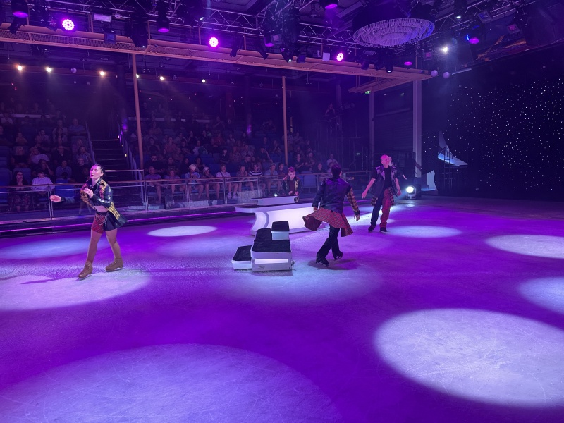 2024-05-27-Royal-Cruise-LA-Cabo-083-ice-skating-show.JPG