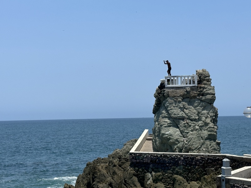 2024-05-28-Royal-Cruise-LA-Cabo-120-diving.JPG