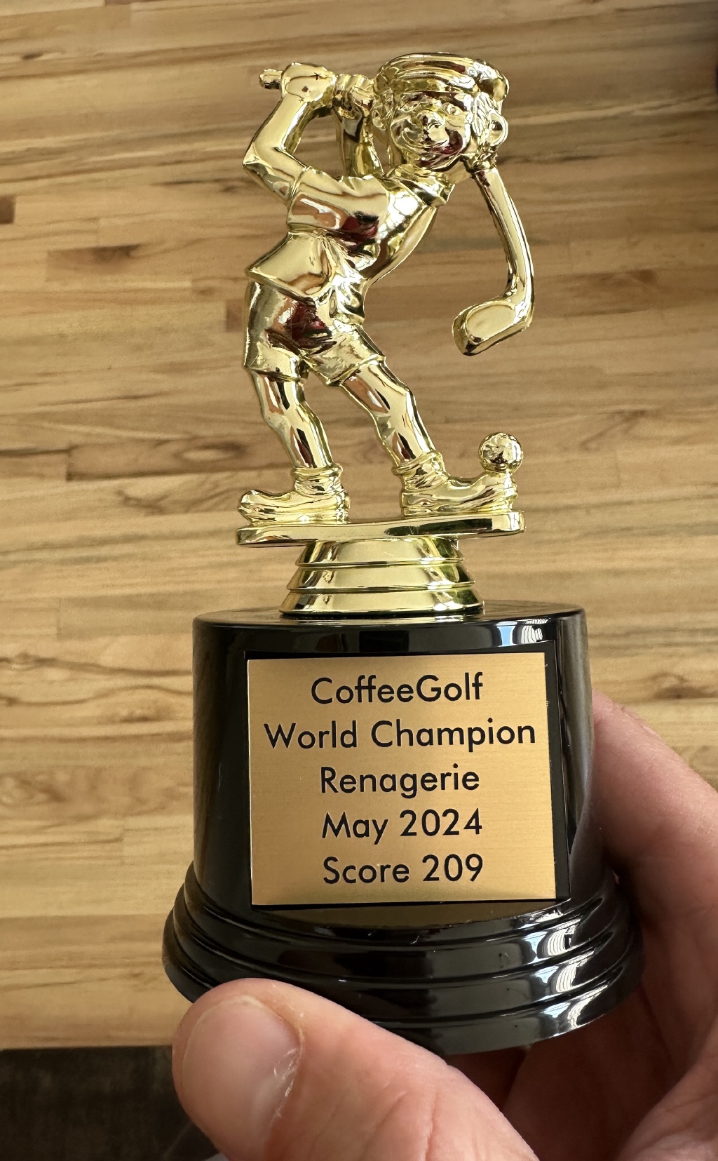 2024/06(June)/Coffee-Golf-Trophy/1024x768_2024-06-07-Coffee-Golf-Trophy-1.JPG