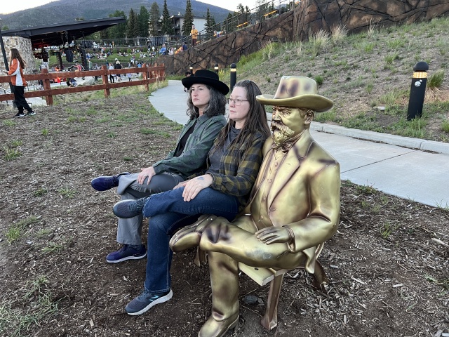 2024/06(June)/Karen-Mike-JimWoodgate-Visit-Colorado/640x480_2024-06-24-Lawson-Visit-15-Suzi-Karen.JPG