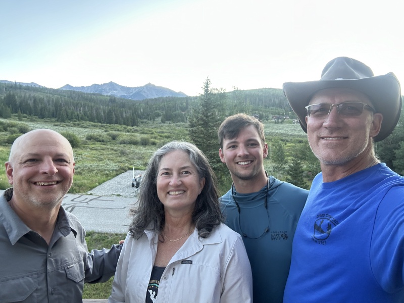 2024/06(June)/Trail-Angel/800x600_2024-07-28-TrailAngel-01-JerryMashburn-Elijah-Suzi-Travis.JPG