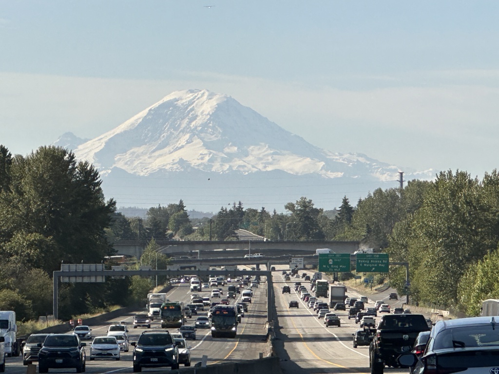 2024/06(June)/VA-SAVD-Seattle/1024x768_2024-06-13-VA-SAVD-Seattle-06-Mt-Rainier.JPG