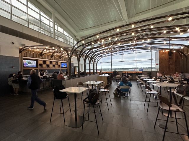 2024-06-14-VA-SAVD-Seattle-27-airport.JPG