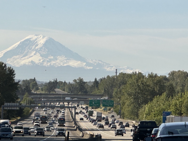2024/06(June)/VA-SAVD-Seattle/800x600_2024-06-13-VA-SAVD-Seattle-05-Mt-Rainier.JPG