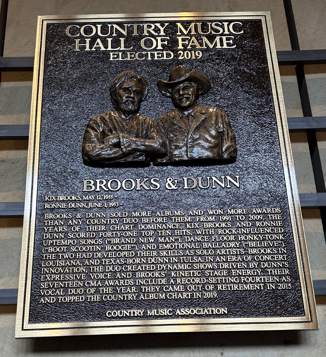 2024-06-19-Vistra-Nashville-31-Country-Hall-of-Fame-Brooks-and-Dunn.JPG