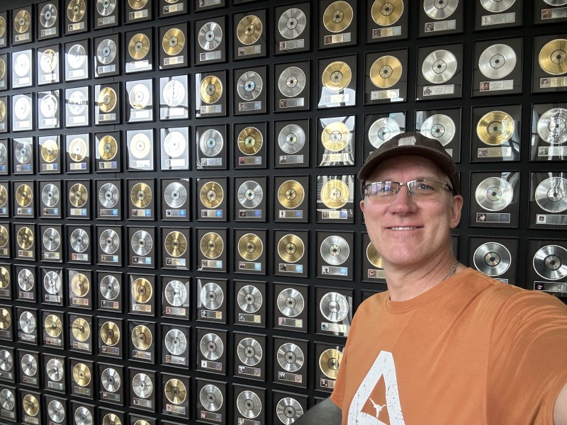 2024-06-19-Vistra-Nashville-25-Country-Hall-of-Fame-Travis.JPG