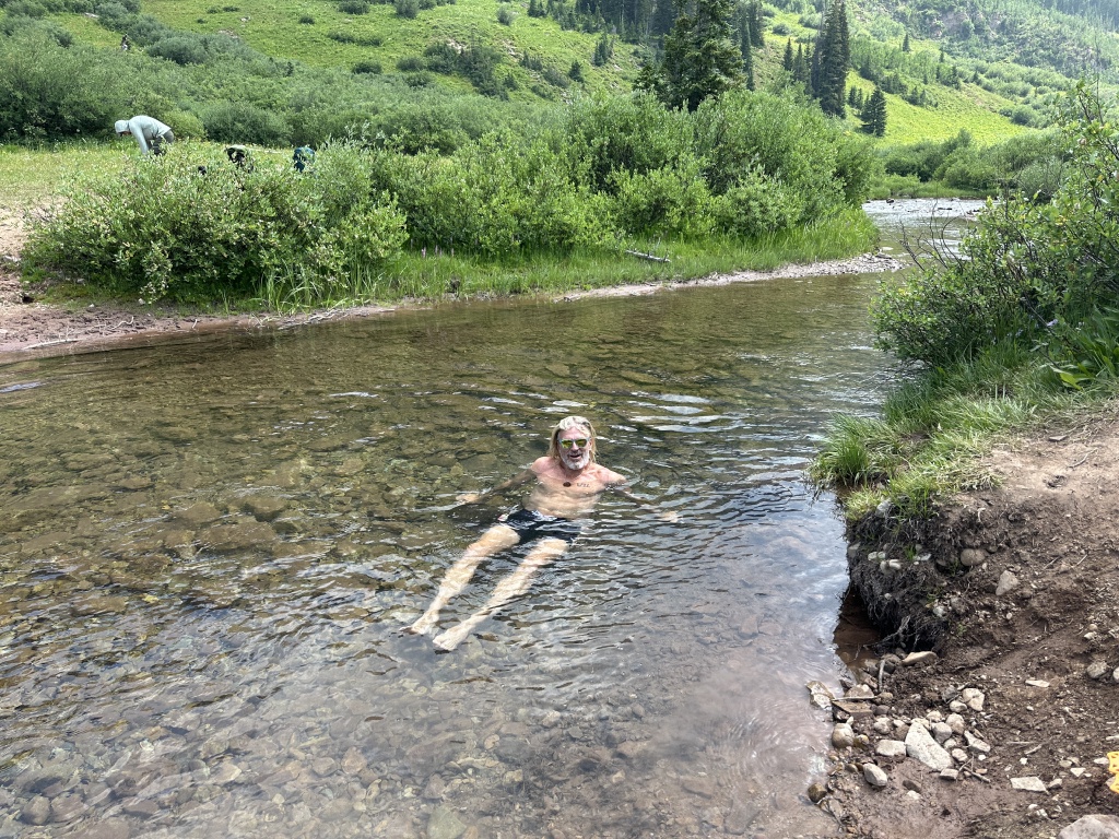 2024/07(July)/Maroon-Bells-Four-Pass-Loop/1024x768_2024-07-24-Maroon-Bells-4PL-088-Justin-coldplunge.JPG